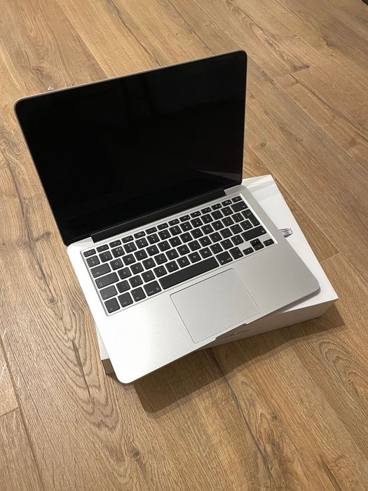 MacBook Pro (A1502, 13