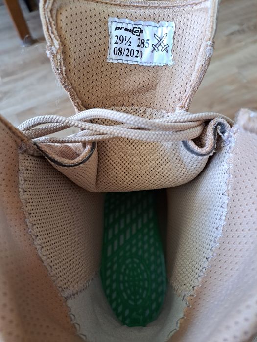 Sprzedam buty treningowe.