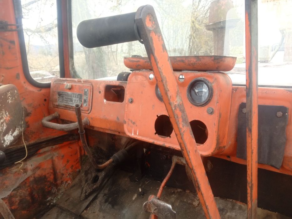 Продам трактор дт75