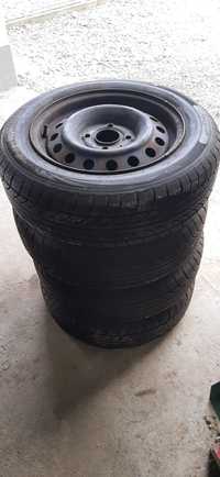 Felgi stalowe Nissan 4x114.3 z oponami letnimi