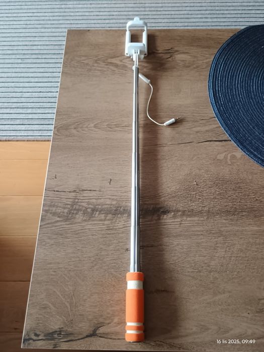 Kijek do selfie (selfie stick) z kablem mini jack