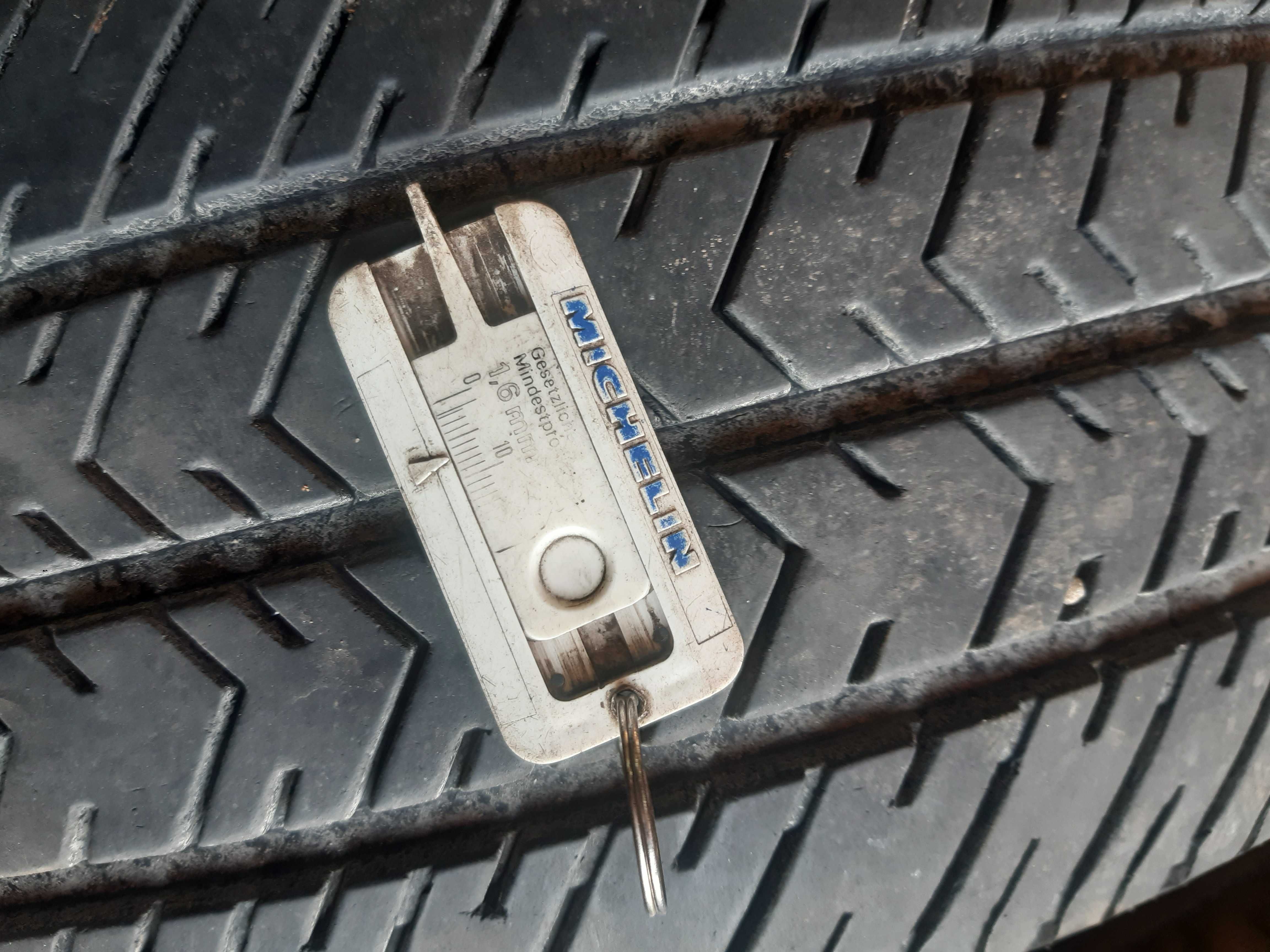 Opony letnie Bus Austone 225/70/15C komplet