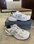 WhiteSilver\NewBalance*Damskie*ModaMR530SG UnisexTrampki.41.5