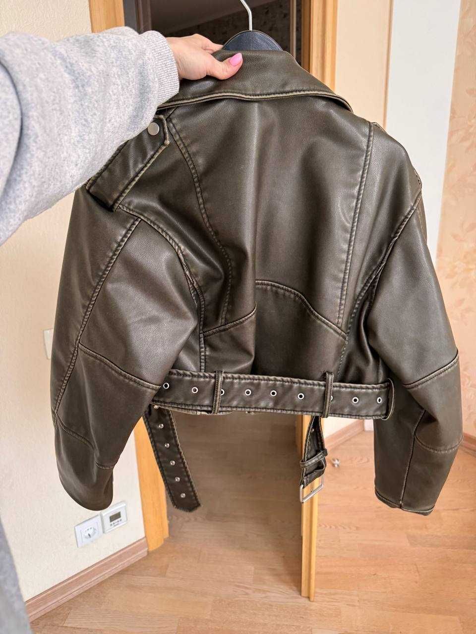 Продам куртку Zara xs