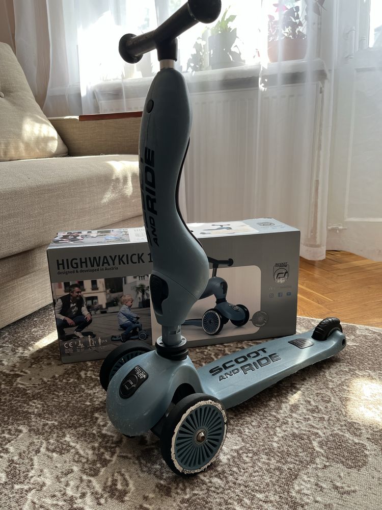 Продам самокат scoot and ride