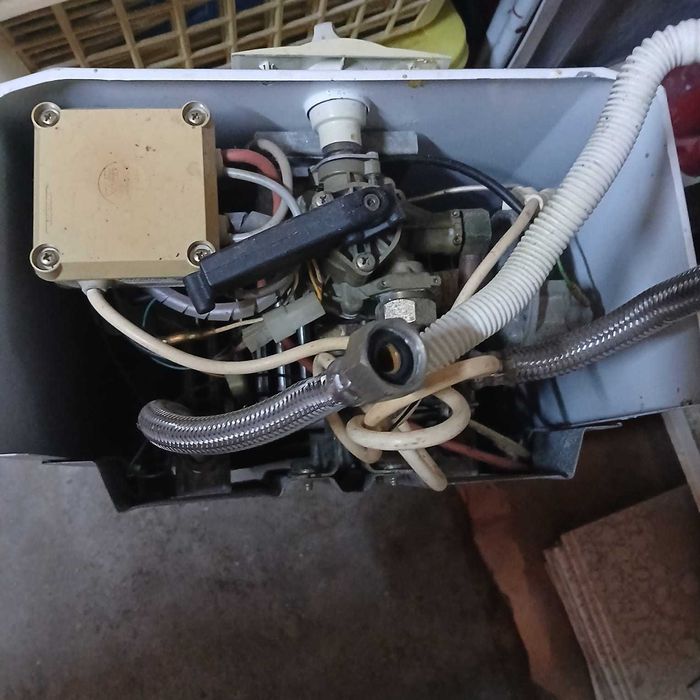 Vende-se esquentador usado