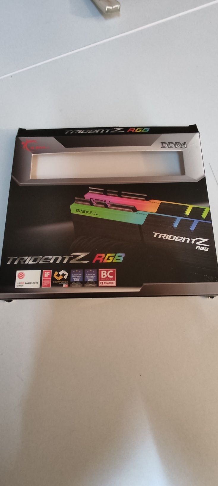Trident Z RGB 2x 8Gb