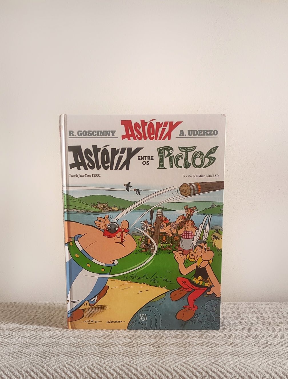 Livros Asterix, Blake e Mortimer e outros