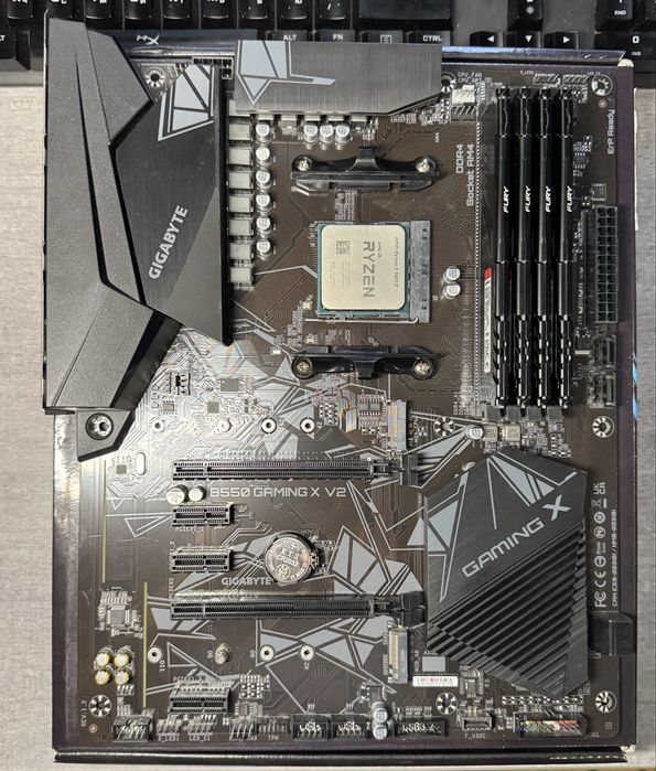 Комплект Ryzen 5 5600X, Gigabyte B550 Gaming X V2, 32gb 3200mhz ddr4