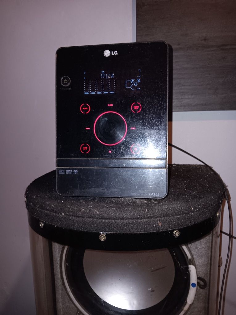 Vendo coluna com radio tatil