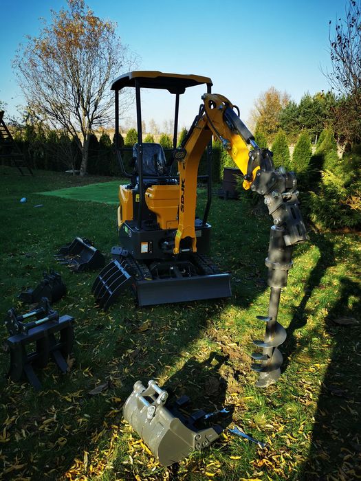 Nowa minikoparka 1200kg ze skrętnym ramieniem i osprzętem