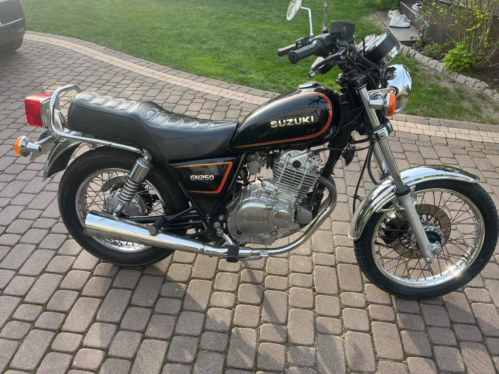 Motocykl Suzuki GN250