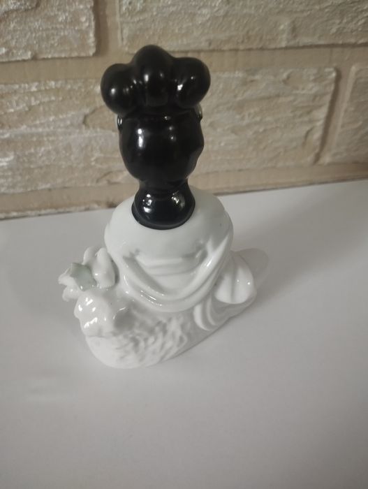 Статуетка гейши фарфорова