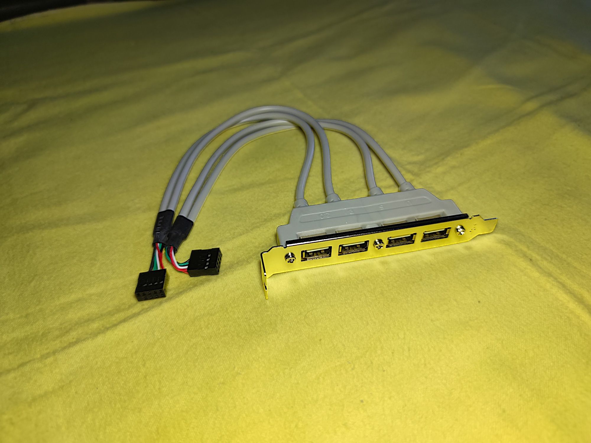 Планка с 4 USB портами для подключения к материнской плате