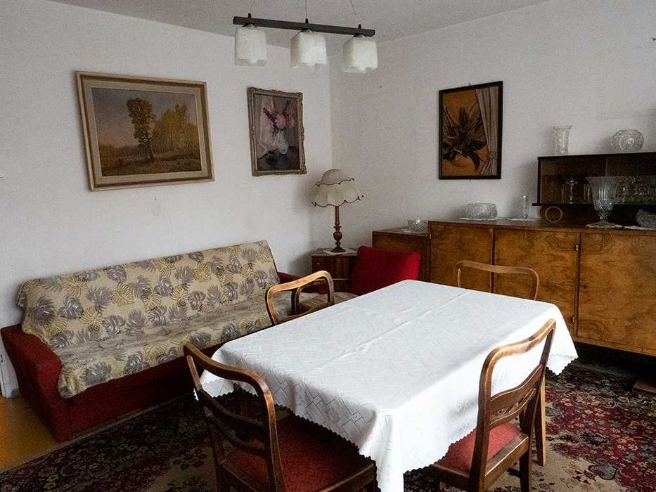 Dwupokojowe mieszkanie na osiedlu Dąbrowa w Łodzi.