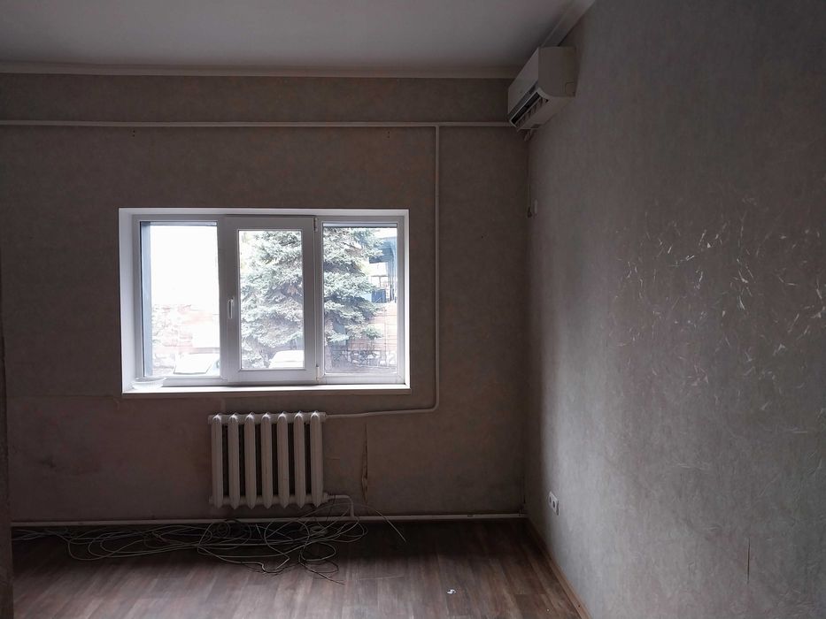 Оренда приміщення під офіс, склад 11,8 кв.м, вул. Журналістів, 9