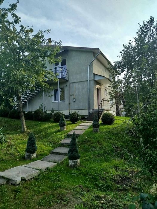 Довго та короткострокова оренда  котедж Трускавець!