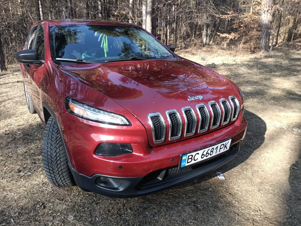 Jeep 2,4 спорт  на газу . Супер стан