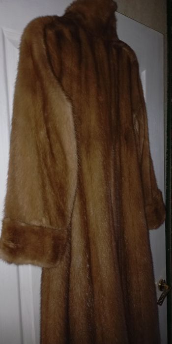 Продається шуба натуральна норкова 7000