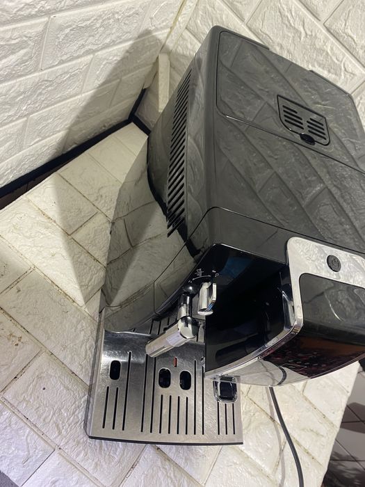 Кавомашина Delonghi Dinamica