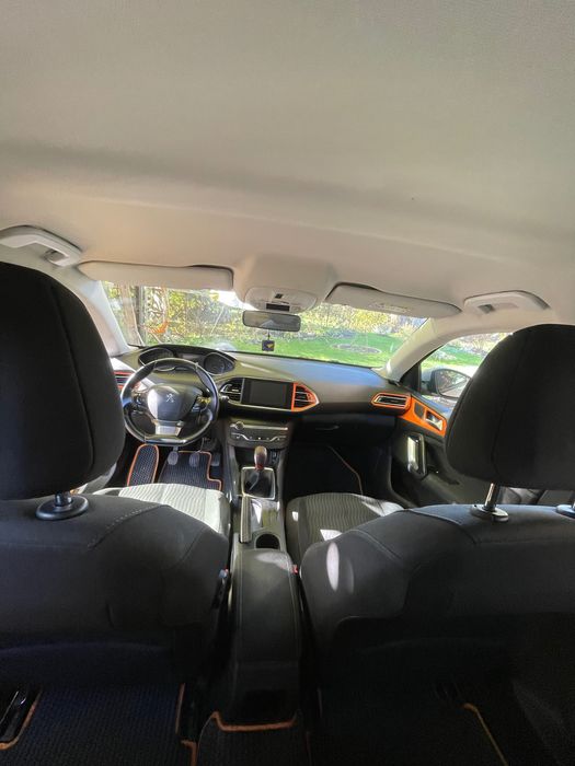 Продам автомобіль Пежо 308 2016