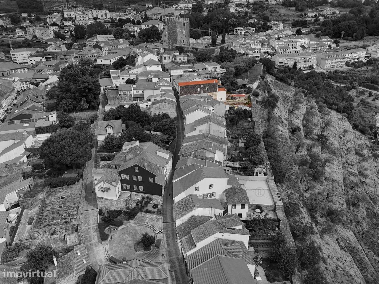 Moradia T3 | 4 Pisos | Logradouro | Castelo | Lamego