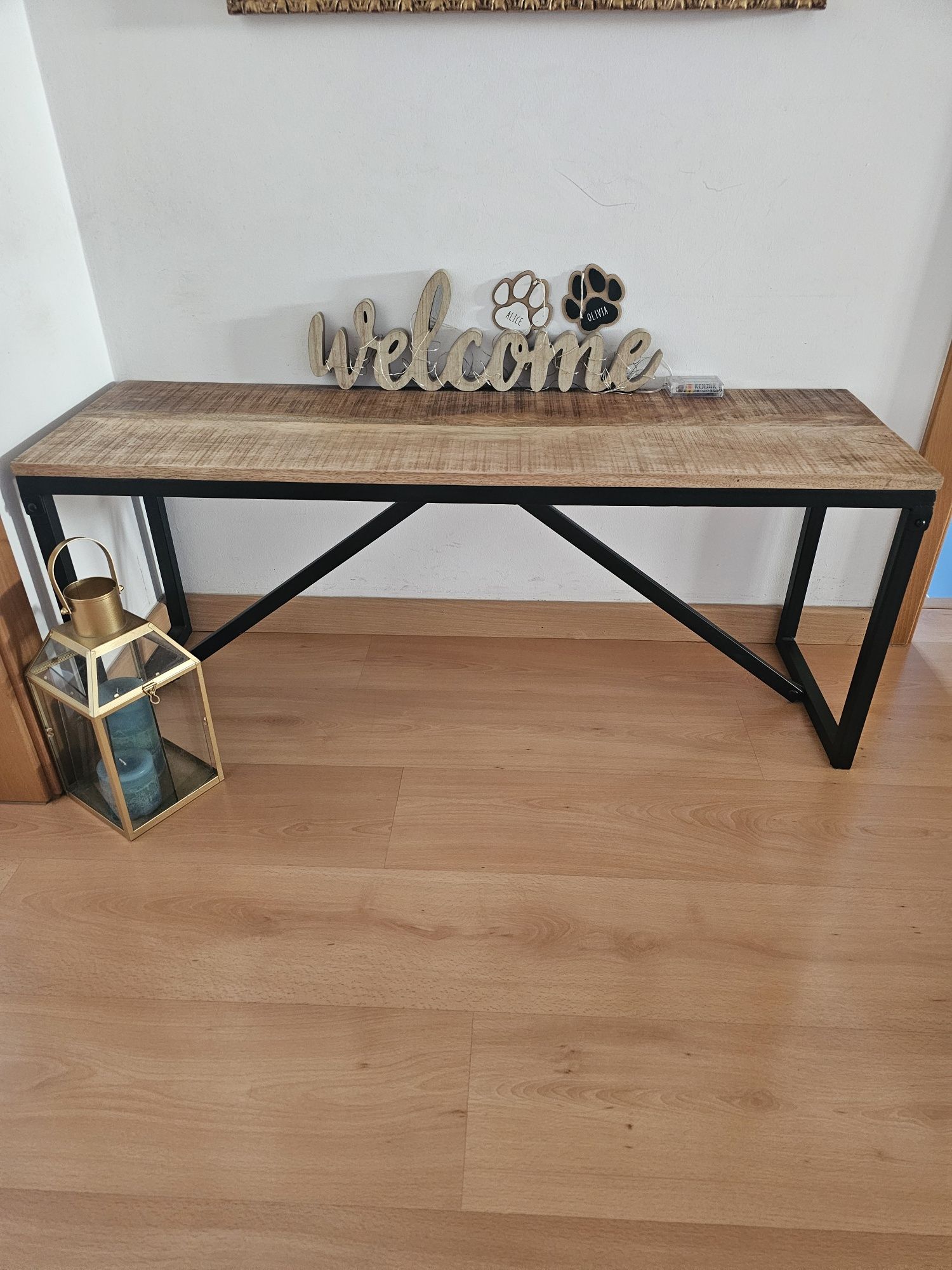 Banqueta com tampo madeira