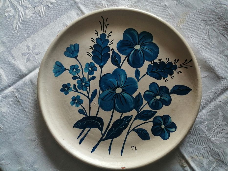 Pratos pintados á mão