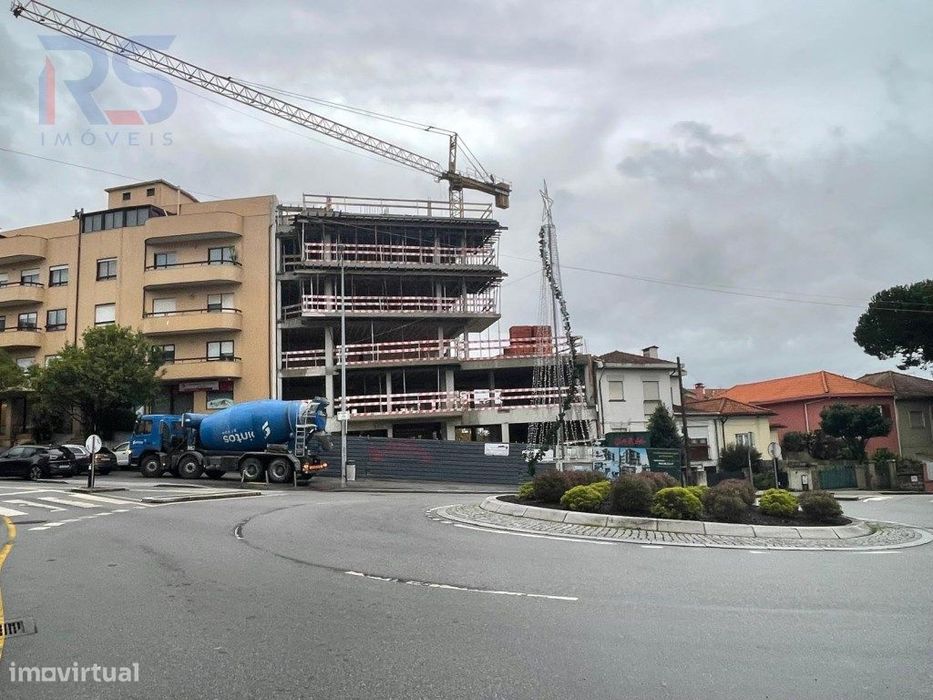 T2+1 garagem fechada 2 carros