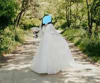 Шикарное свадебное платье с ажурными рукавами состояние нового