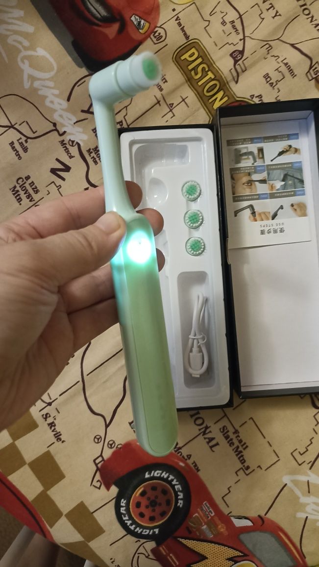 Аккумуляторная зубная щетка Electric rotate toothbrush 3 насадки USB