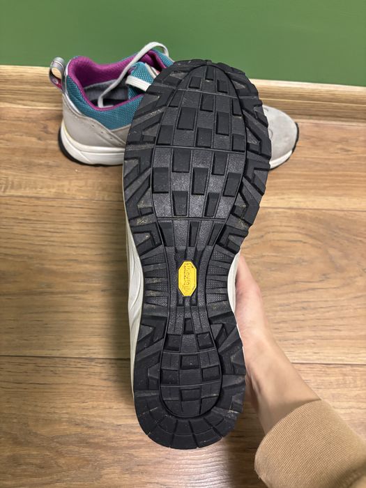 Трекінгові кросівки