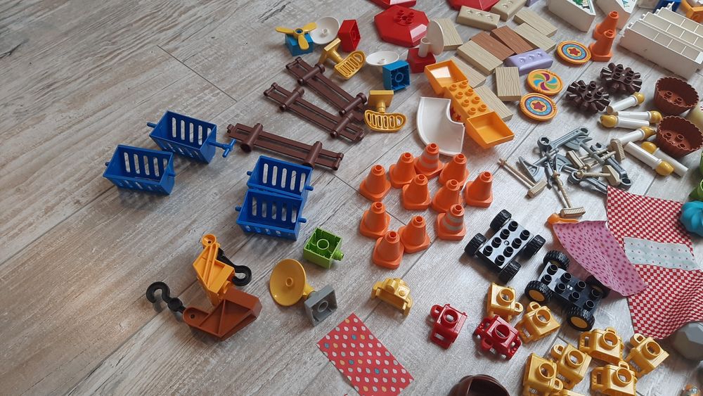 Każdy klocek 2,5 zł lego duplo