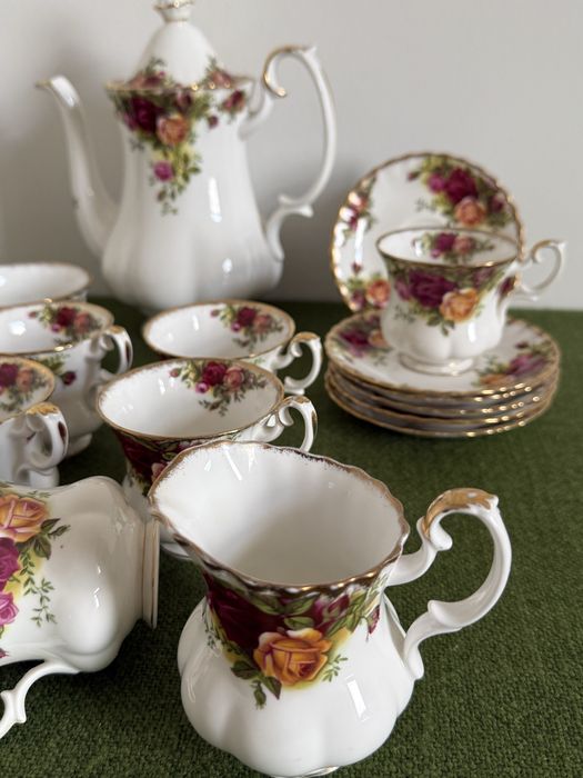 Zestaw kawowo herbaciany na 6 osób Royal Albert