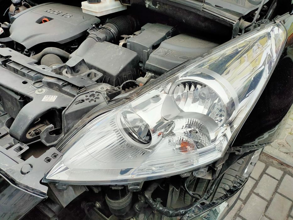 Lampy przednie zderzak Peugeot 3008 i 5008