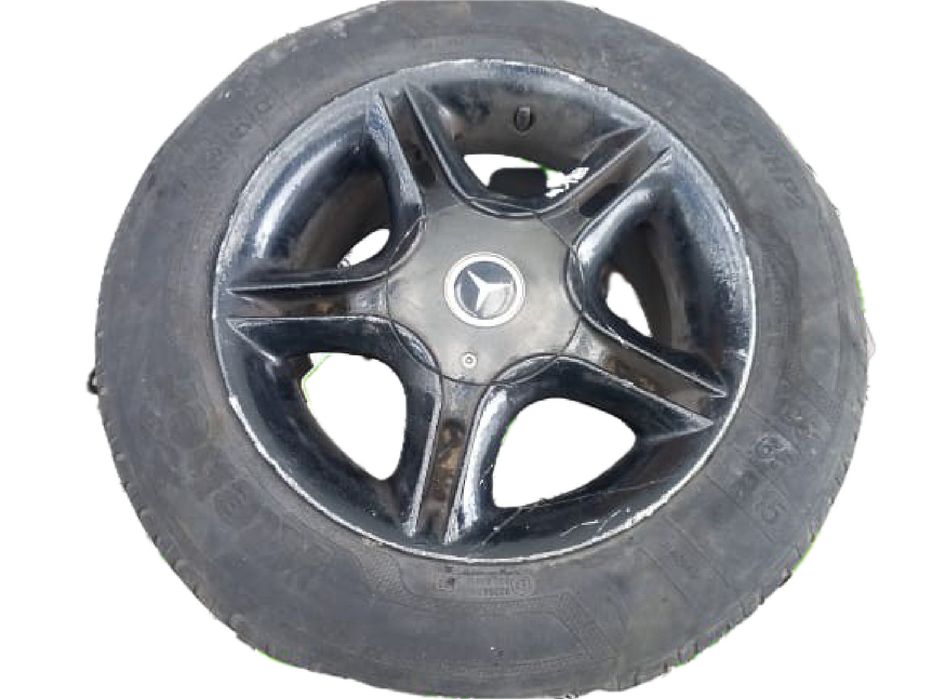 Jante frente direita MERCEDES-BENZ Três volumes (W123)