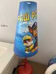 Candeeiro patrulha pata