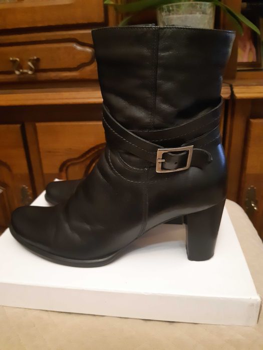 Damskie krótkie kozaki Wojas rozm. 38