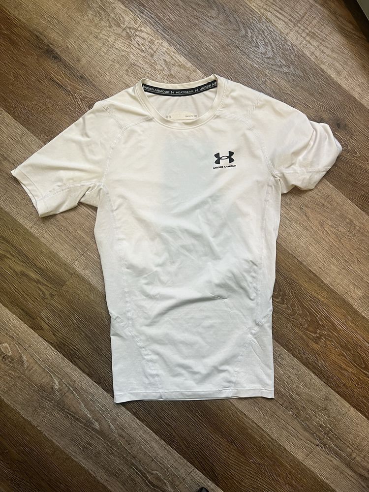 Компресійна футболка Under Armour