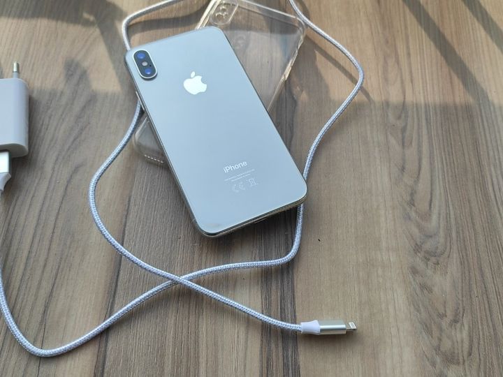 iPhone X 64GB szkło hartowane, znikome ślady używania