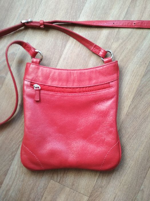 сумка-планшет кожанная Marks & Spencer