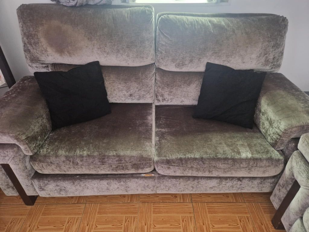 Vendo dois sofás