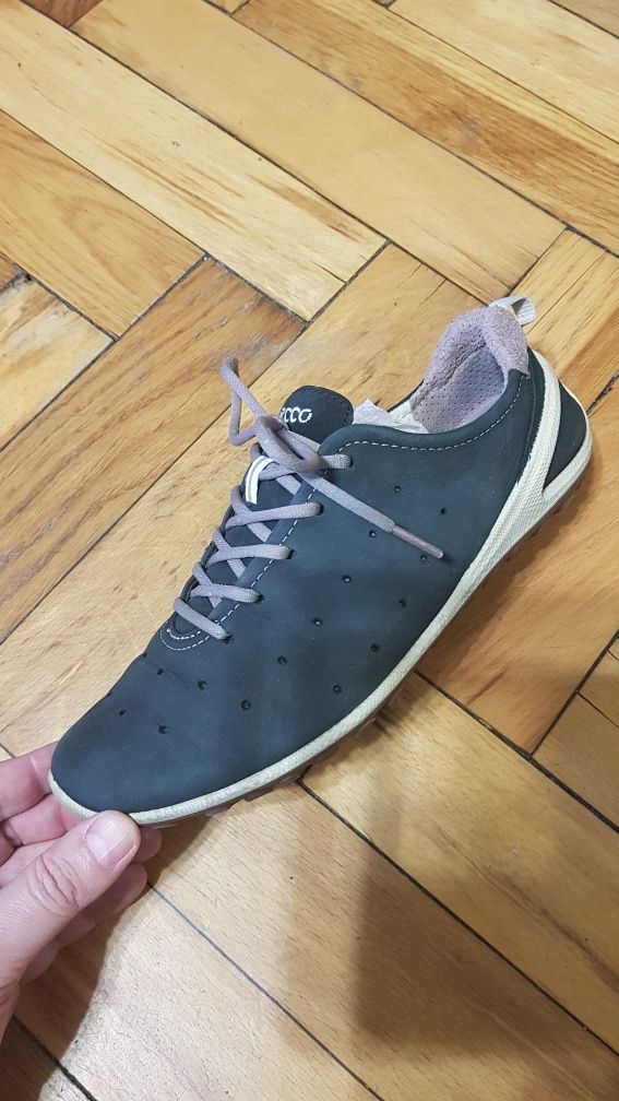 Женские  кроссовки ecco biom