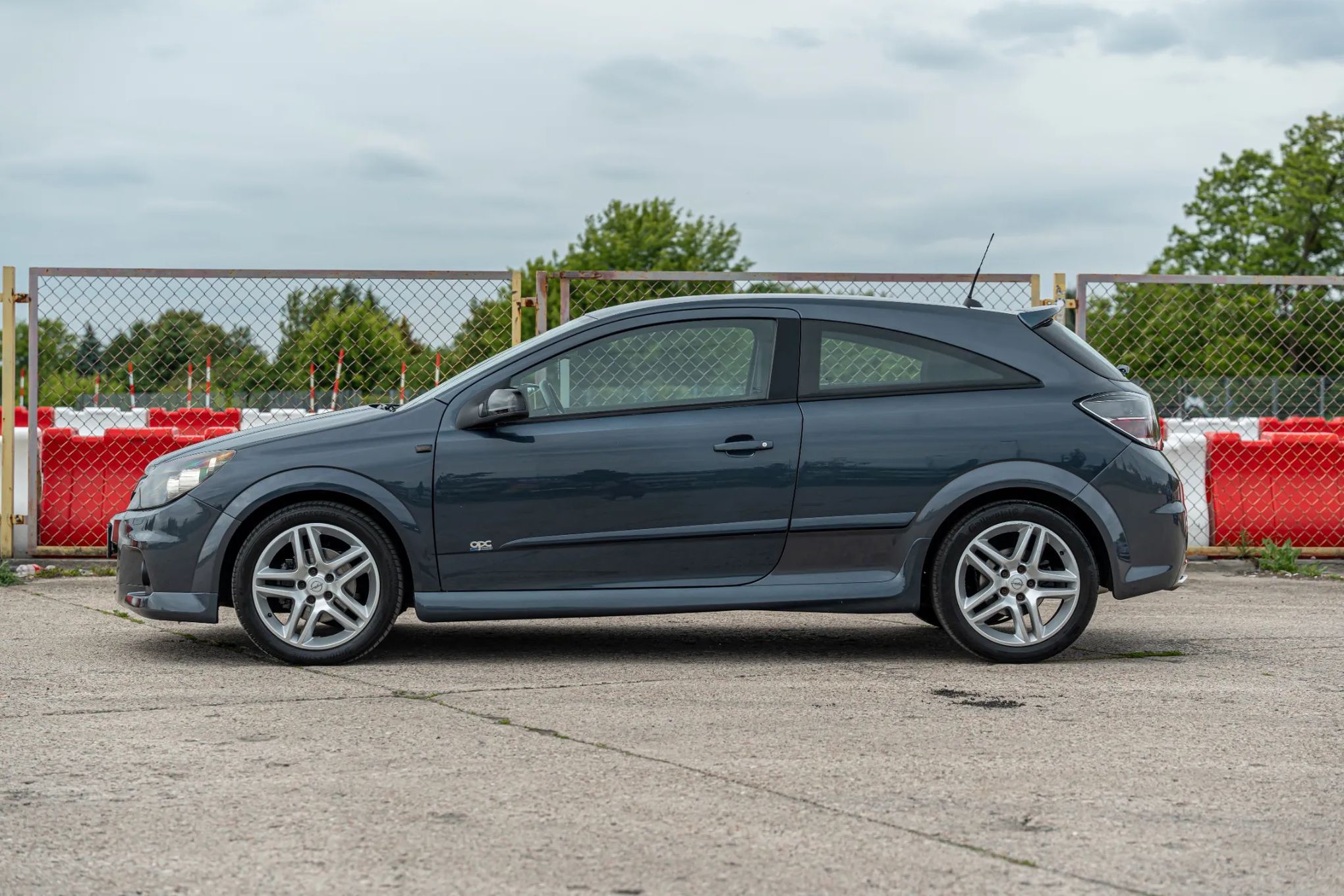 Opel Astra Piekna OPC Recaro 1.8 140KM
