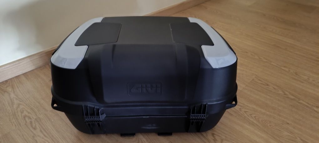 Mala Givi 45L com suporte