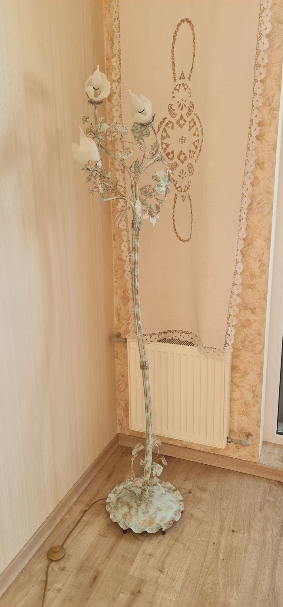 Напольна лампа ,витончена ,Італія