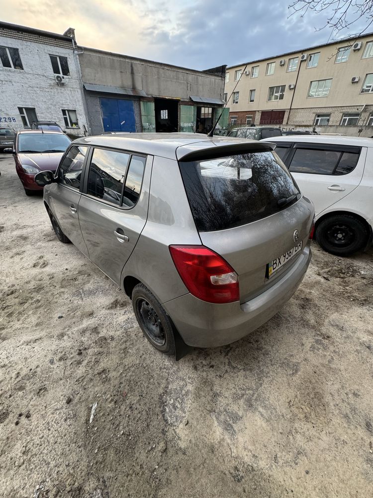 Оренда авто Fabia таксі кілометраж