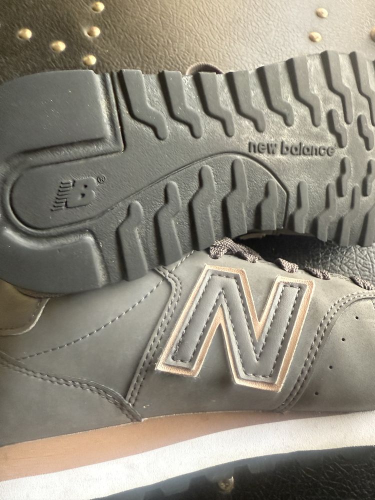 Tenis New  Balance 500 n•35 cinza