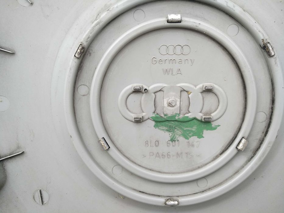 Ковпаки на Ауді R 15 (оригінал)
