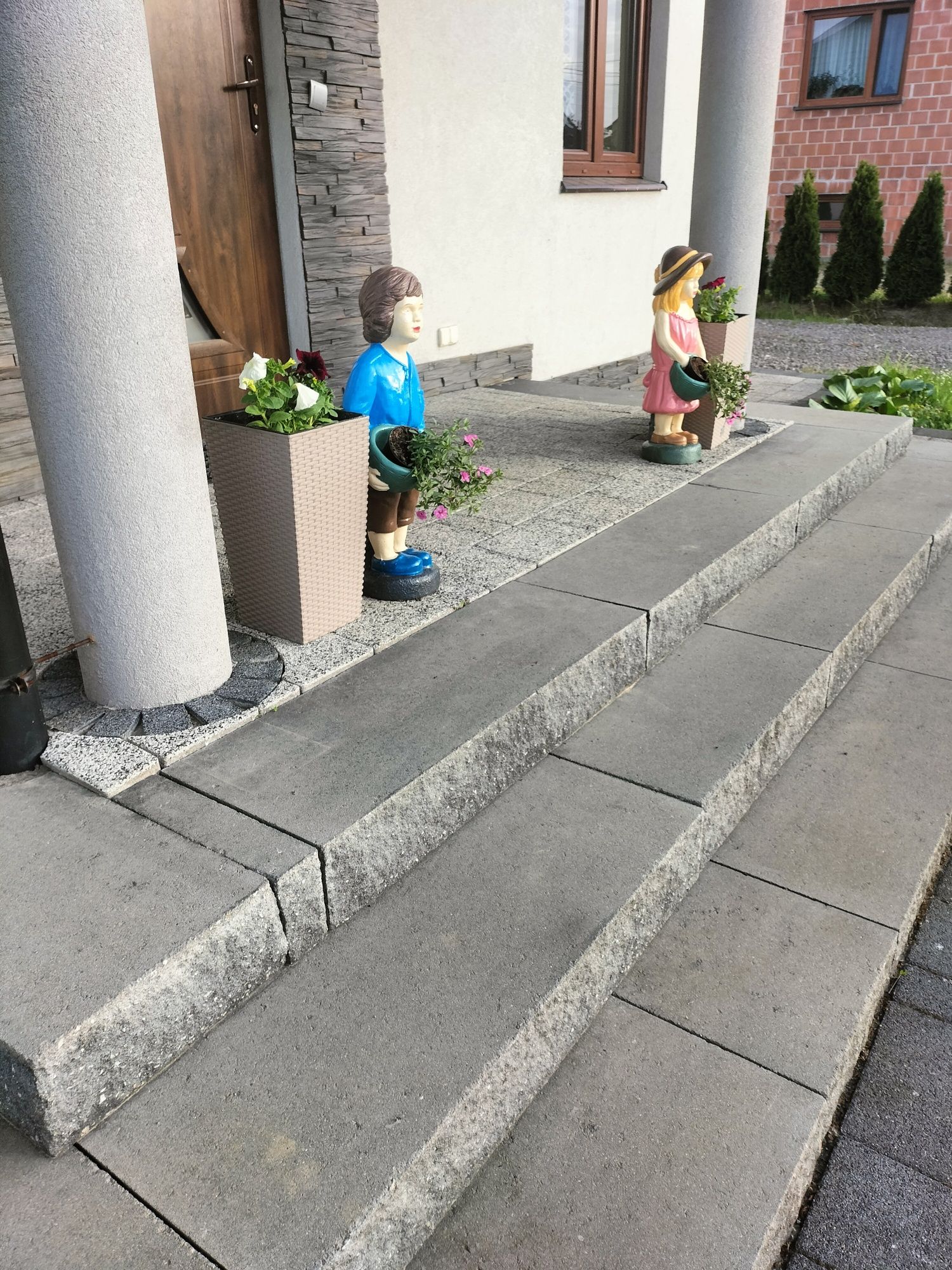 Figurki/kwietniki ogrodowe